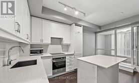 401 - 9085 JANE STREET N Vaughan