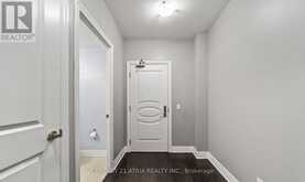 401 - 9085 JANE STREET N Vaughan