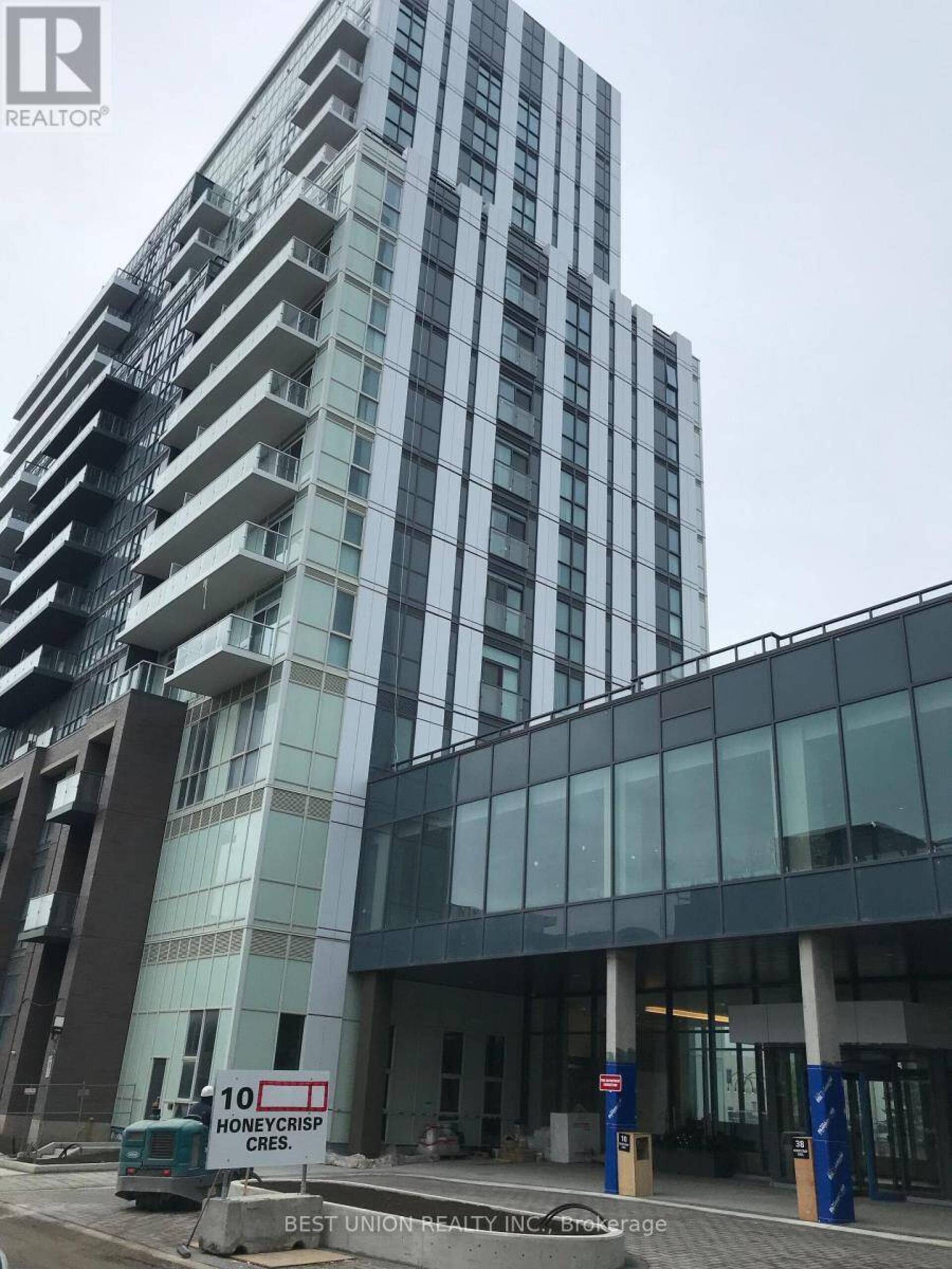 816 - 10 HONEYCRISP CRESCENT Vaughan