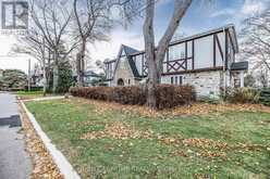 186 ROYALAVON CRESCENT Toronto