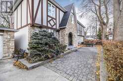 186 ROYALAVON CRESCENT Toronto