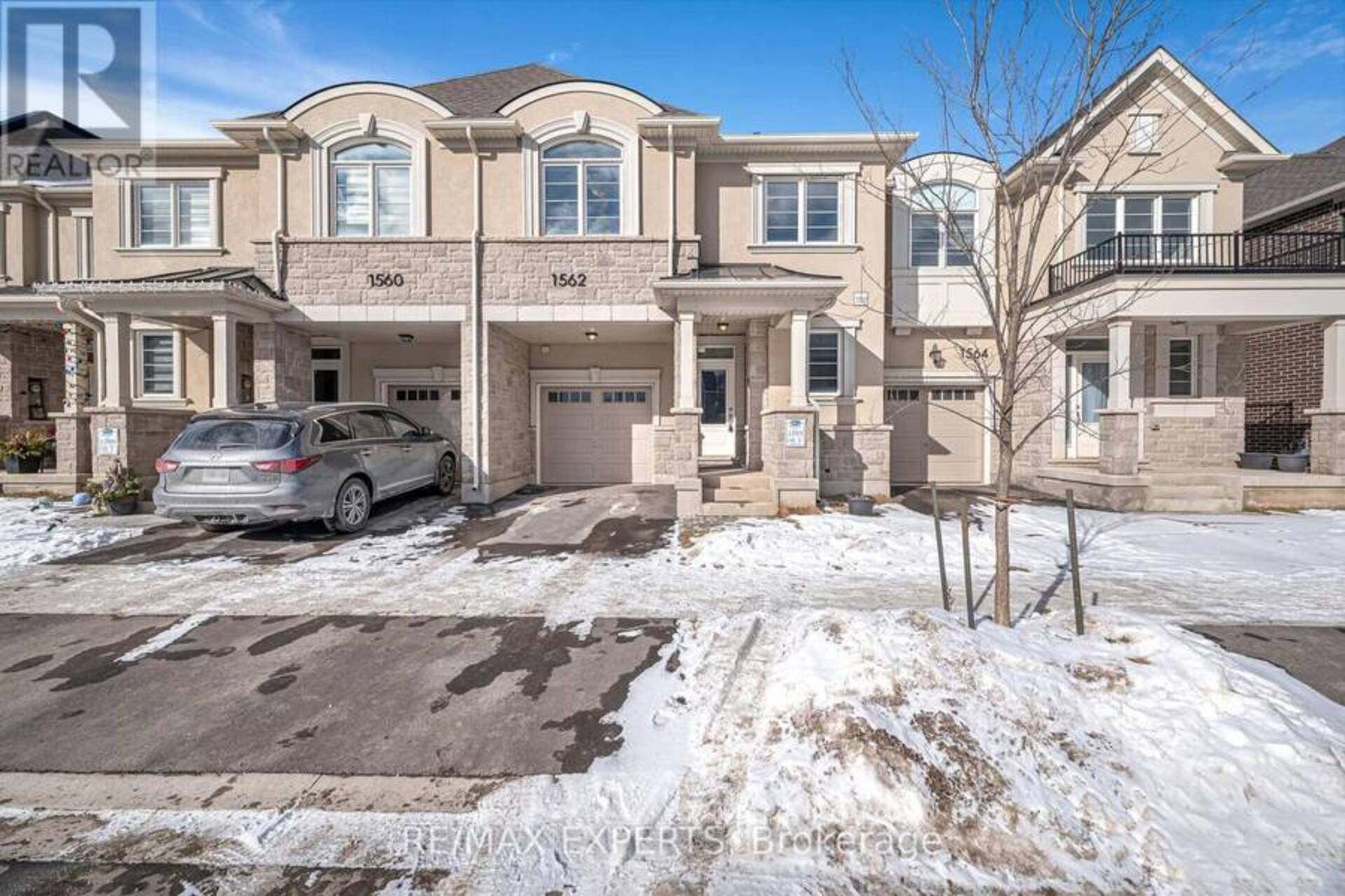 1562 MOIRA CRESCENT Milton