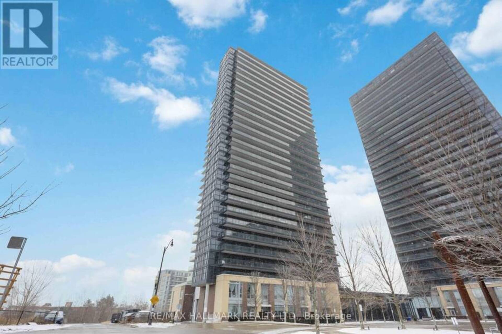 908 - 29 SINGER COURT Toronto