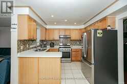 4 LAKE LOUISE DRIVE Brampton