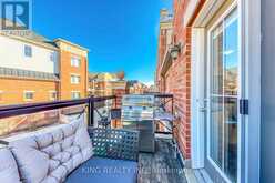 8 - 35 HAYS BOULEVARD Oakville