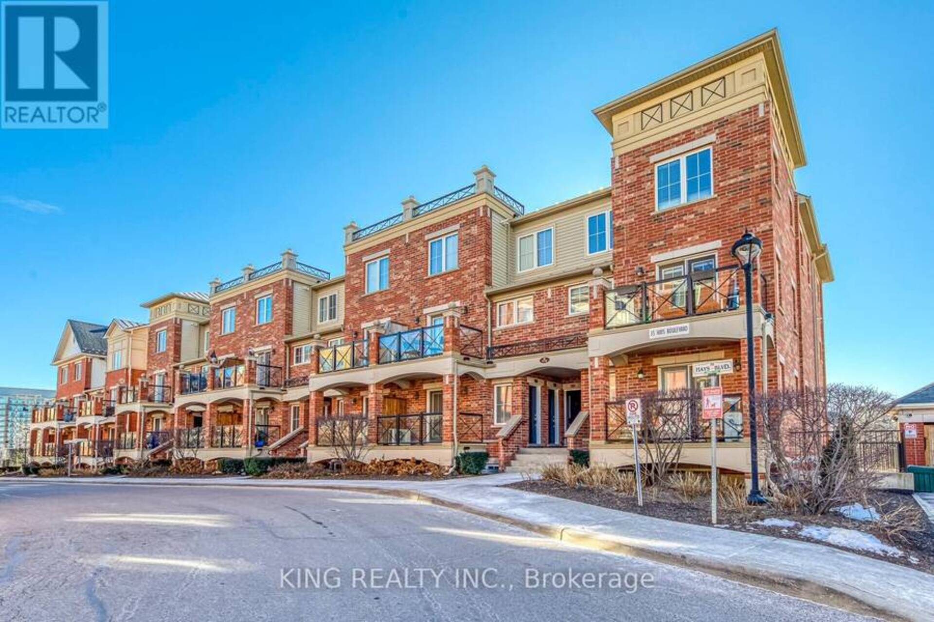 8 - 35 HAYS BOULEVARD Oakville