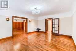 1 - 323 WALMER ROAD Toronto