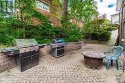 1 - 323 WALMER ROAD Toronto