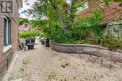 1 - 323 WALMER ROAD Toronto