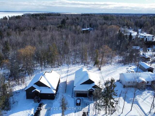 527 MAPLEVIEW DRIVE E Innisfil Ontario