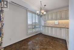 901/902 - 449 WALMER ROAD Toronto