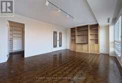 901/902 - 449 WALMER ROAD Toronto