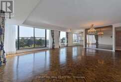 902 - 449 WALMER ROAD Toronto