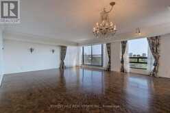 901/902 - 449 WALMER ROAD Toronto