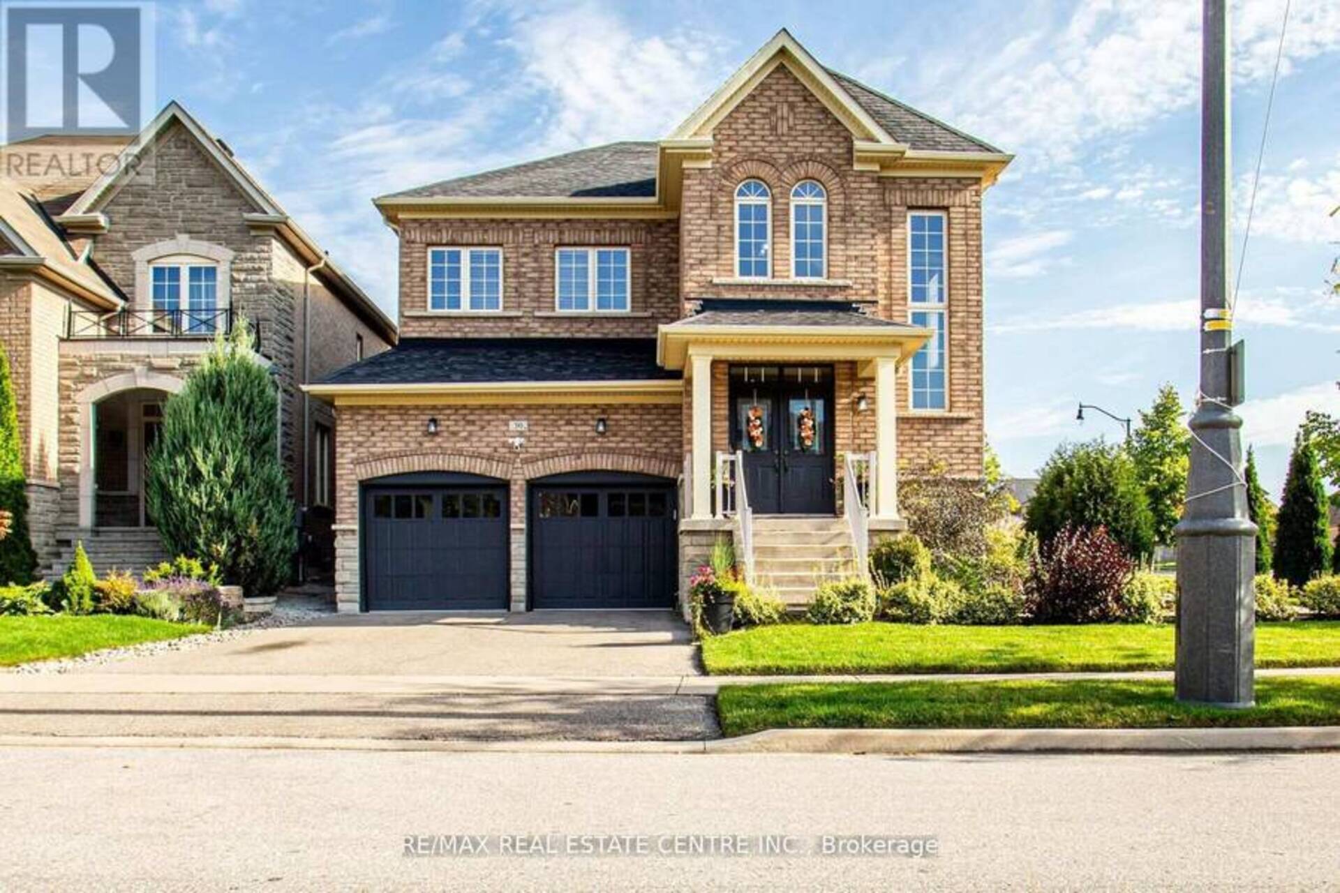 30 DEANSTON COURT Brampton