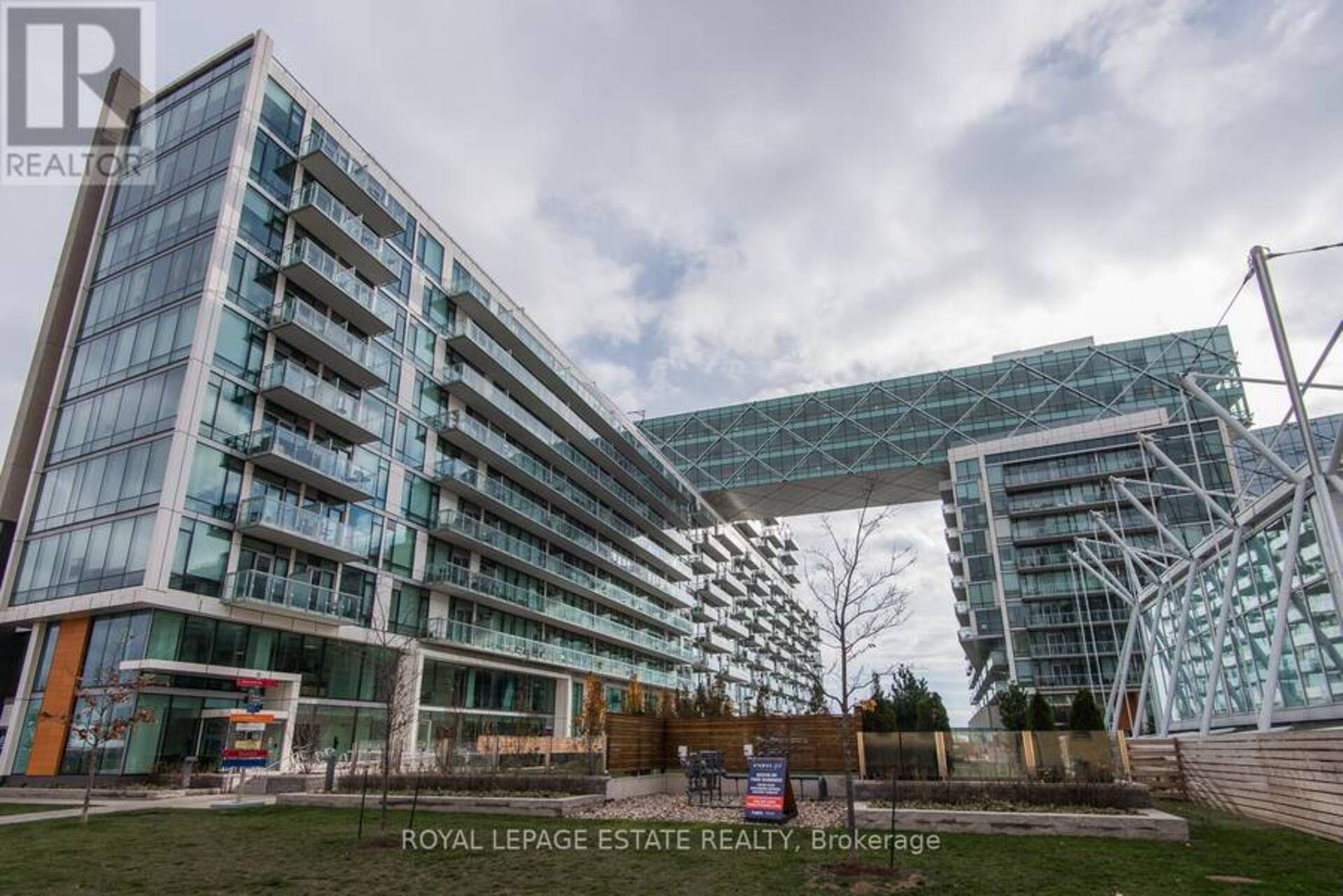 329 - 39 QUEENS QUAY E Toronto