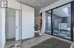 301 - 7 SMITH CRESCENT Toronto