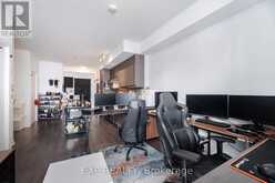 402 - 36 FOREST MANOR ROAD Toronto