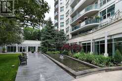 203 - 600 QUEENS QUAY W Toronto