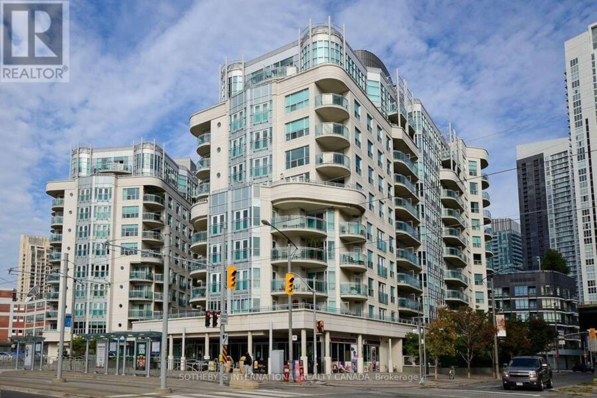 203 - 600 QUEENS QUAY W Toronto