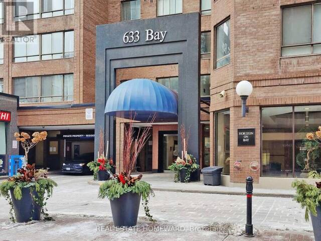 901 - 633 BAY STREET Toronto Ontario