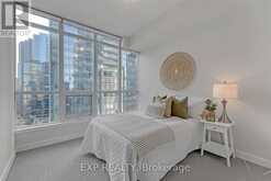 1407 - 126 SIMCOE STREET Toronto