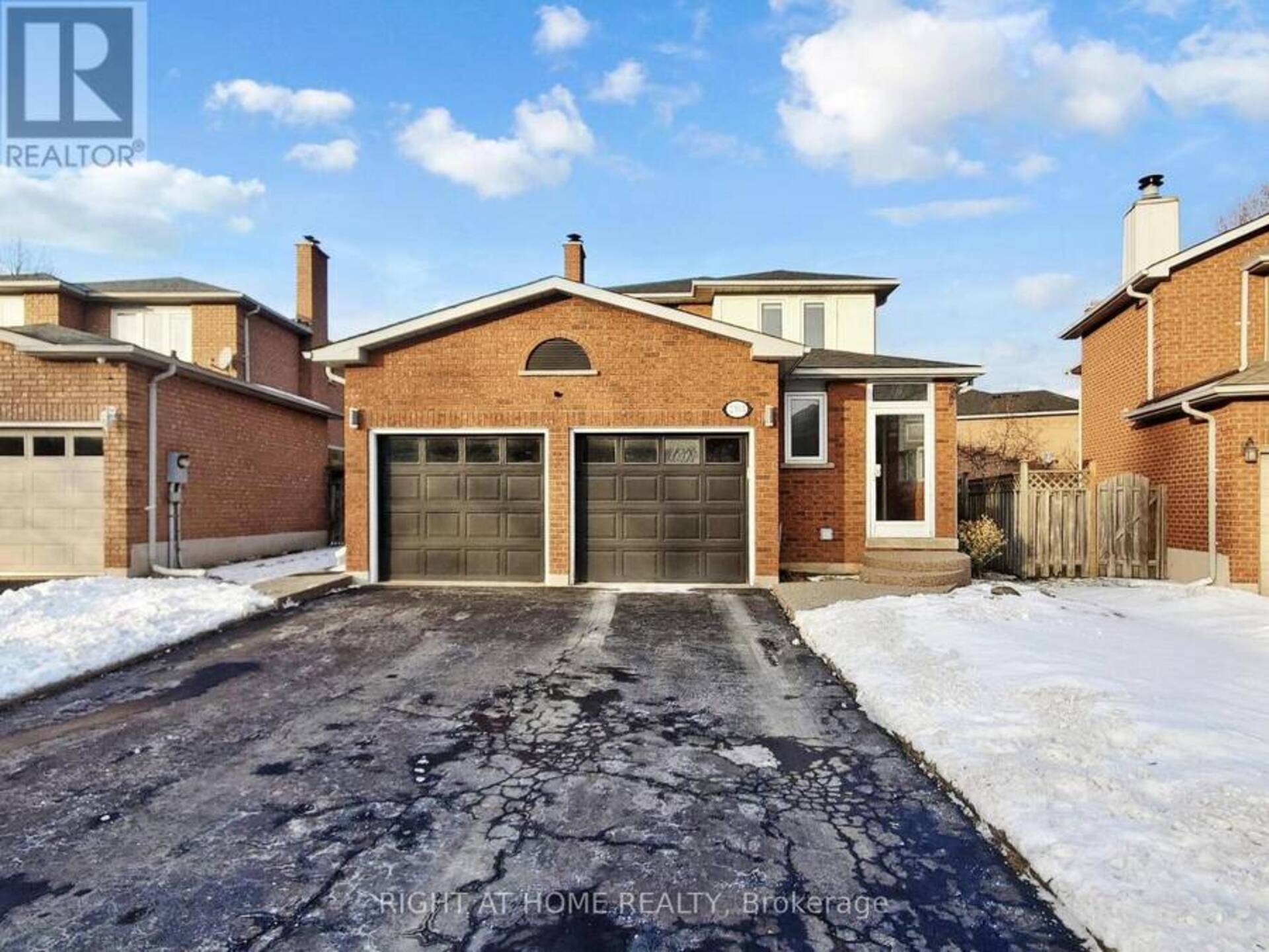 2353 MOWAT AVENUE Oakville