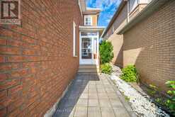 2485 STRATHMORE CRESCENT Mississauga