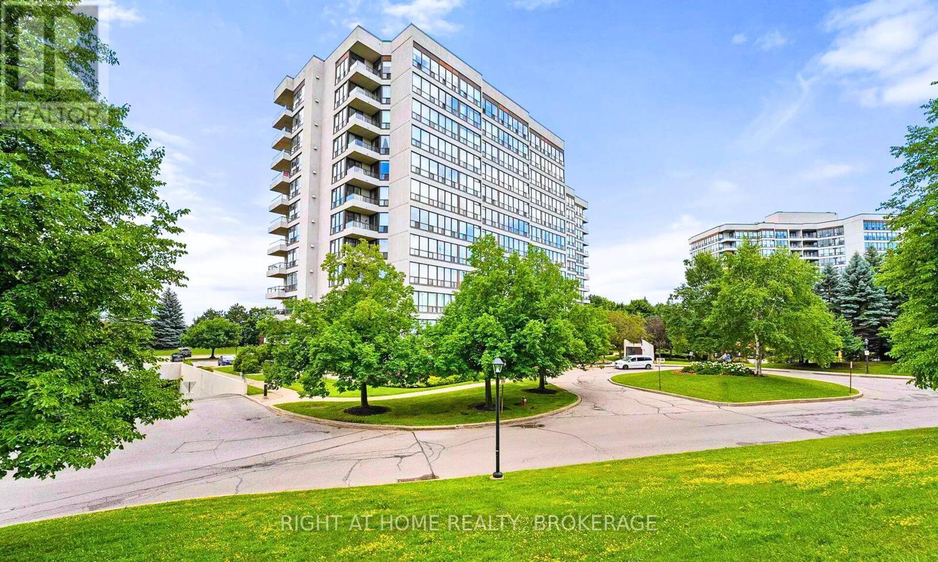 207 - 10 LAURELCREST STREET Brampton