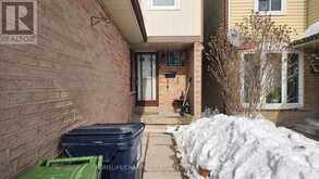 61 WARWICK CASTLE COURT Toronto