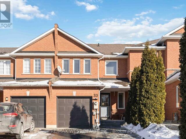 33 PIAZZA CRESCENT Vaughan Ontario