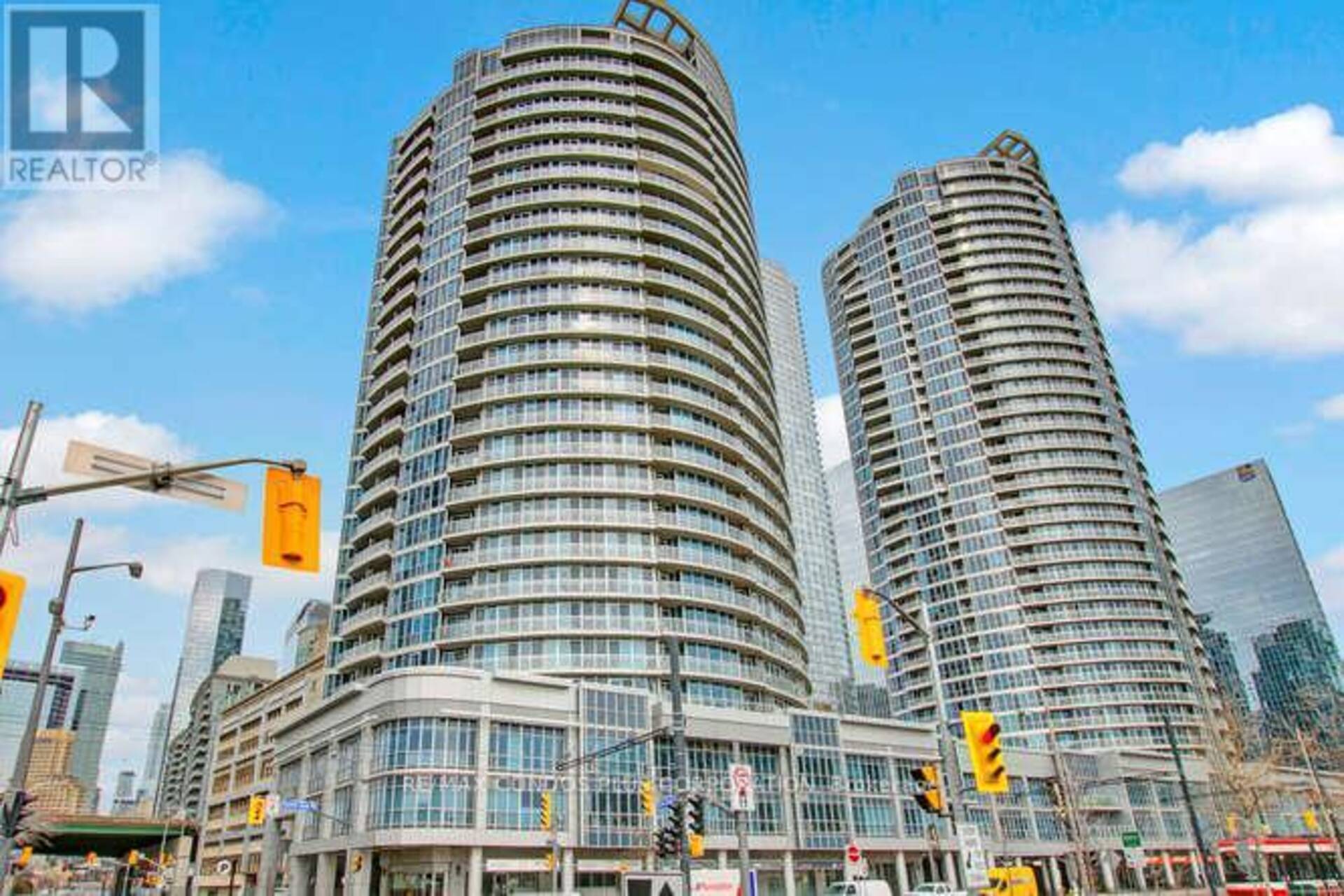 2611 - 218 QUEENS QUAY W Toronto