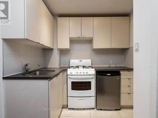 307 - 160 HURON STREET Toronto Ontario