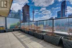 807 - 478 KING STREET W Toronto