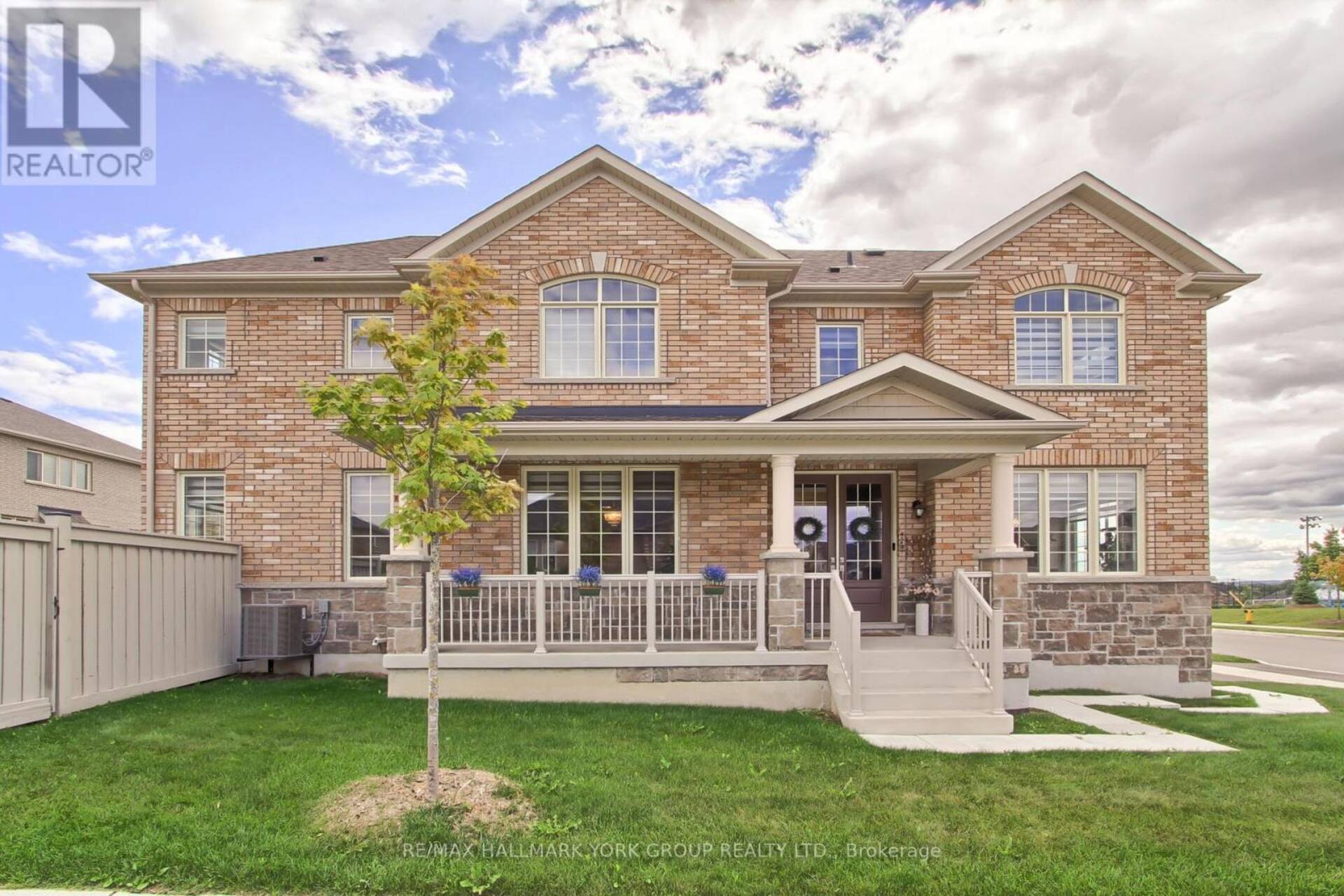 190 WALTER ENGLISH DRIVE East Gwillimbury