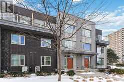 24 - 18 APPLEWOOD LANE Toronto