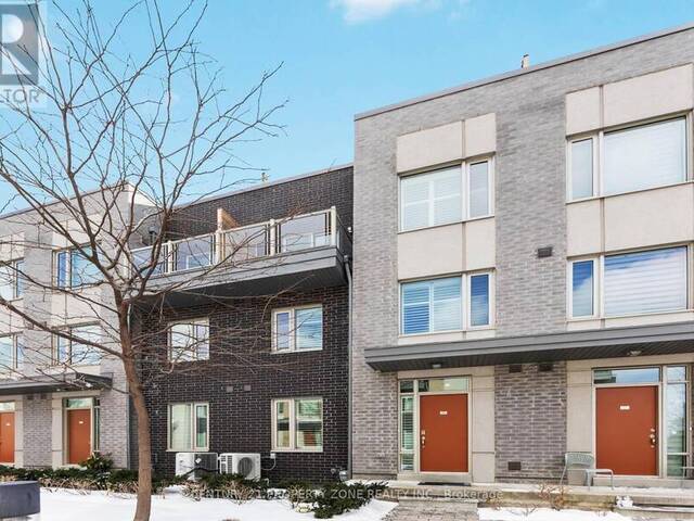 24 - 18 APPLEWOOD LANE Toronto Ontario