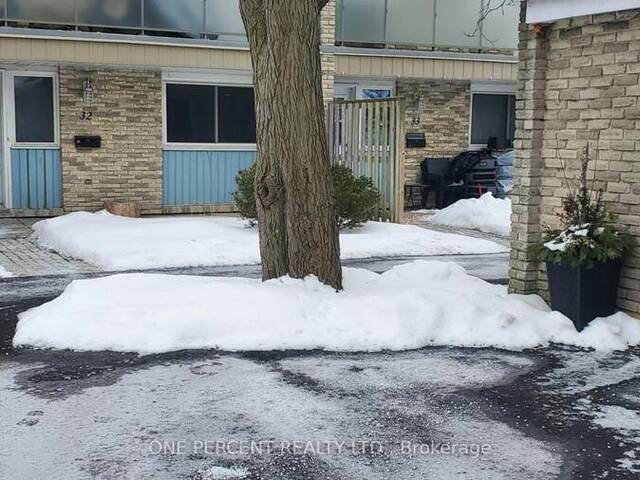 32 - 35 BRECKENRIDGE DRIVE Kitchener Ontario