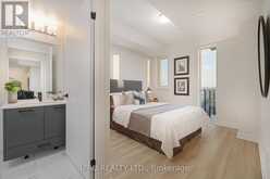 915 - 2300 ST CLAIR AVENUE W Toronto