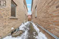 27 GOLDTHREAD TERRACE Toronto