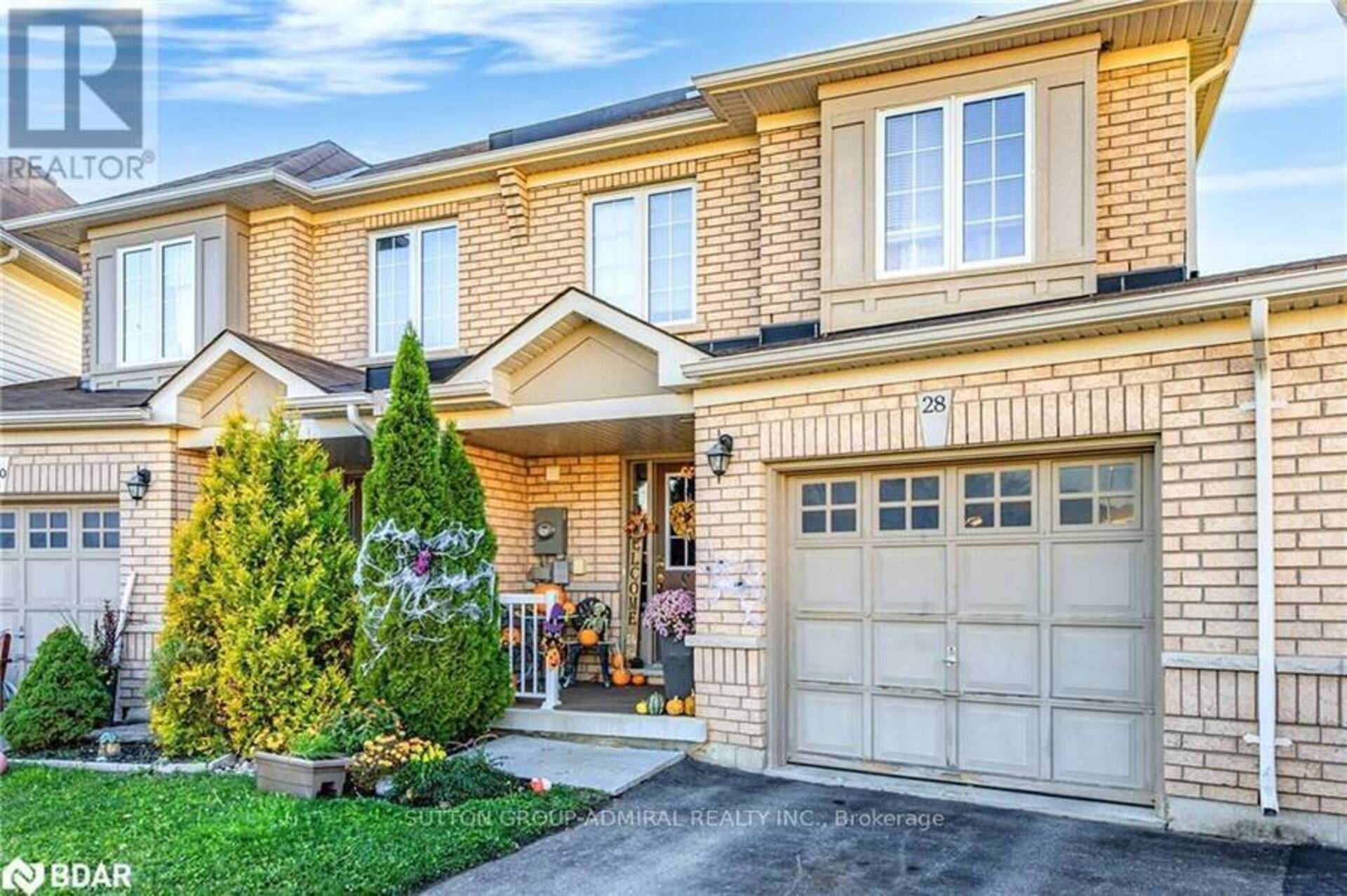 28 LANCASTER COURT Barrie