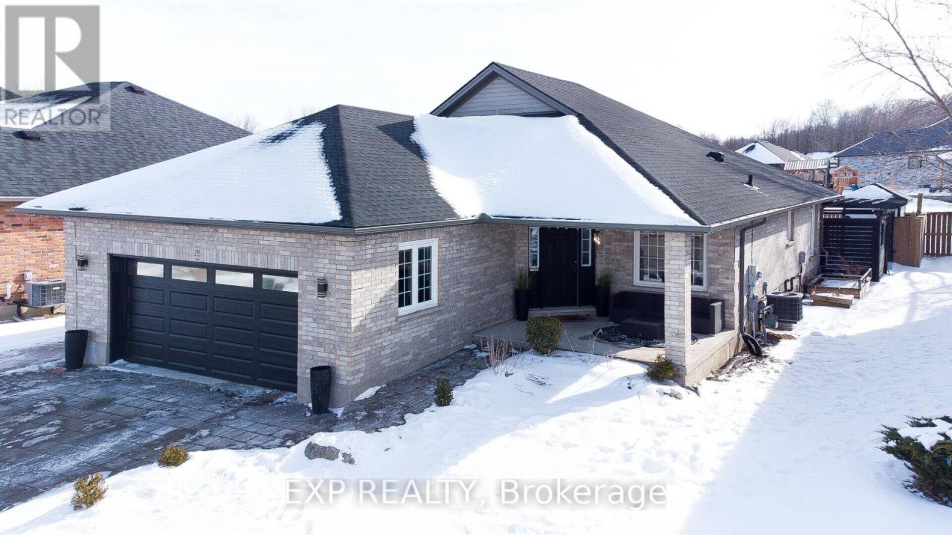 292 THORN DRIVE Strathroy-Caradoc