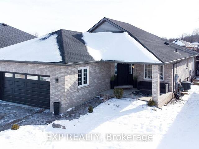 292 THORN DRIVE Strathroy-Caradoc Ontario