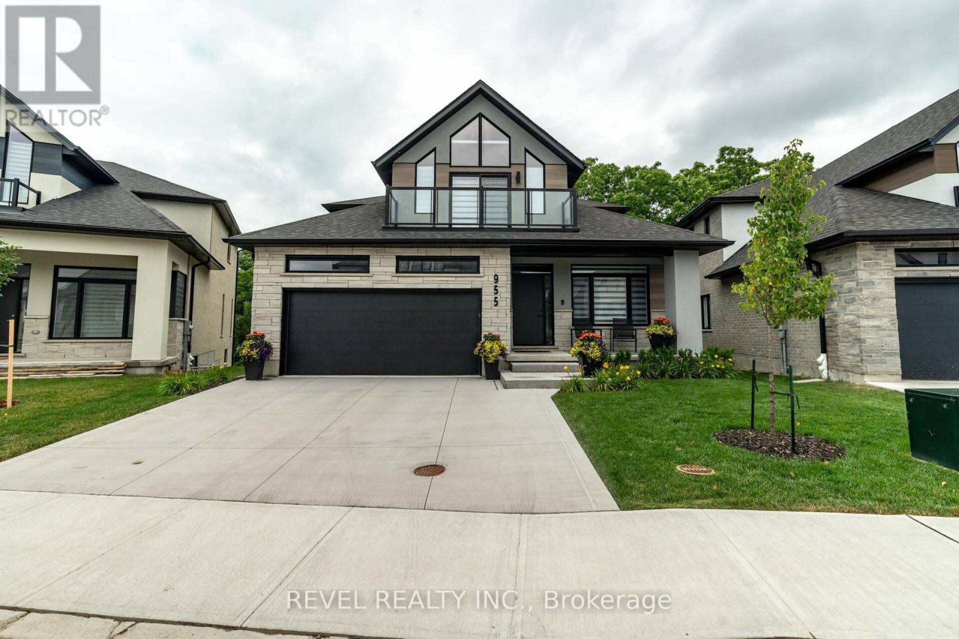 13 - 955 STONECLIFFE WALK Kitchener