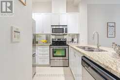 102 - 88 PROMENADE CIRCLE Vaughan