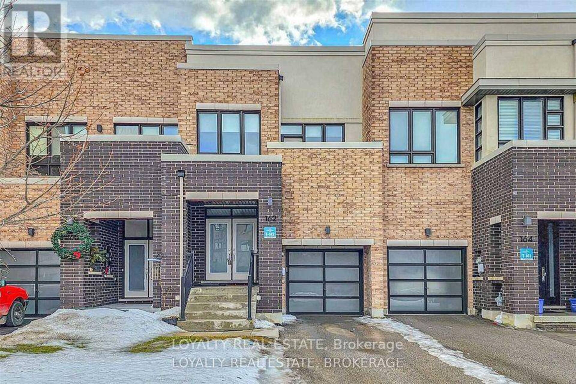 162 DARIOLE DRIVE Richmond Hill