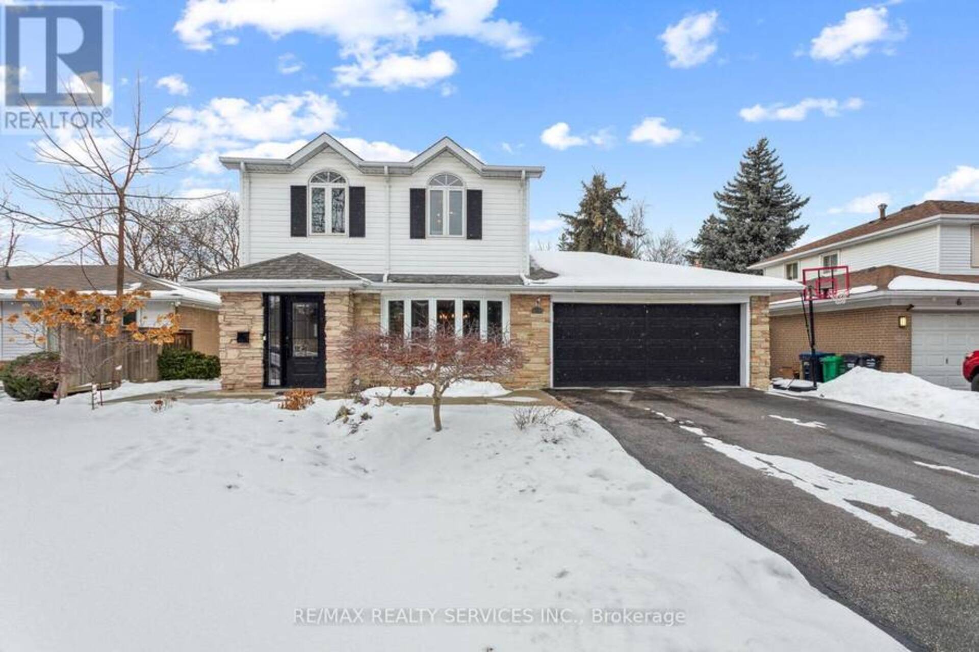 8 DERWENT AVENUE Brampton