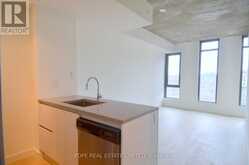 513 - 111 BATHURST STREET Toronto