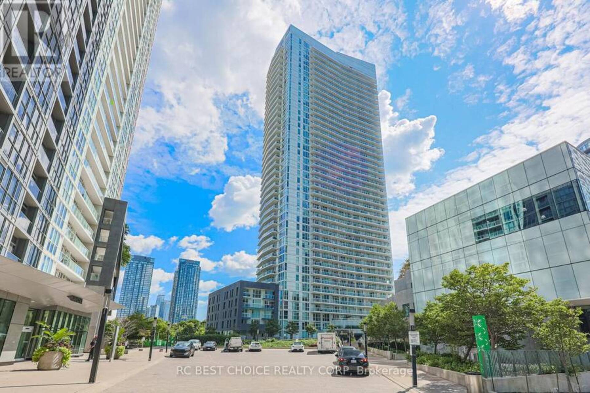 616 - 75 QUEENS WHARF ROAD Toronto