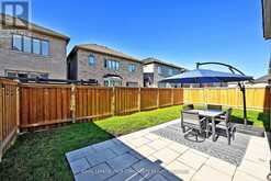 26 CONCERT HILL WAY East Gwillimbury